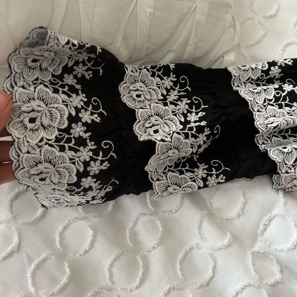 Floral - Picture 3 of 6